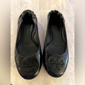 Tory Burch Reva Black Ballet Flat Double T Logo Medallion 7.5 Patent Leather
